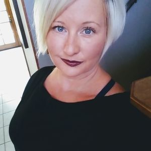 Meet your Posher, Holly